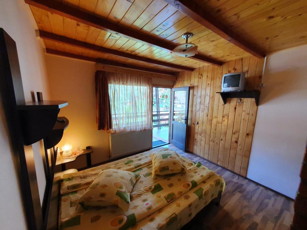 Pensiunea Casa Soarelui Podu Dimbovitei Ngoại thất bức ảnh