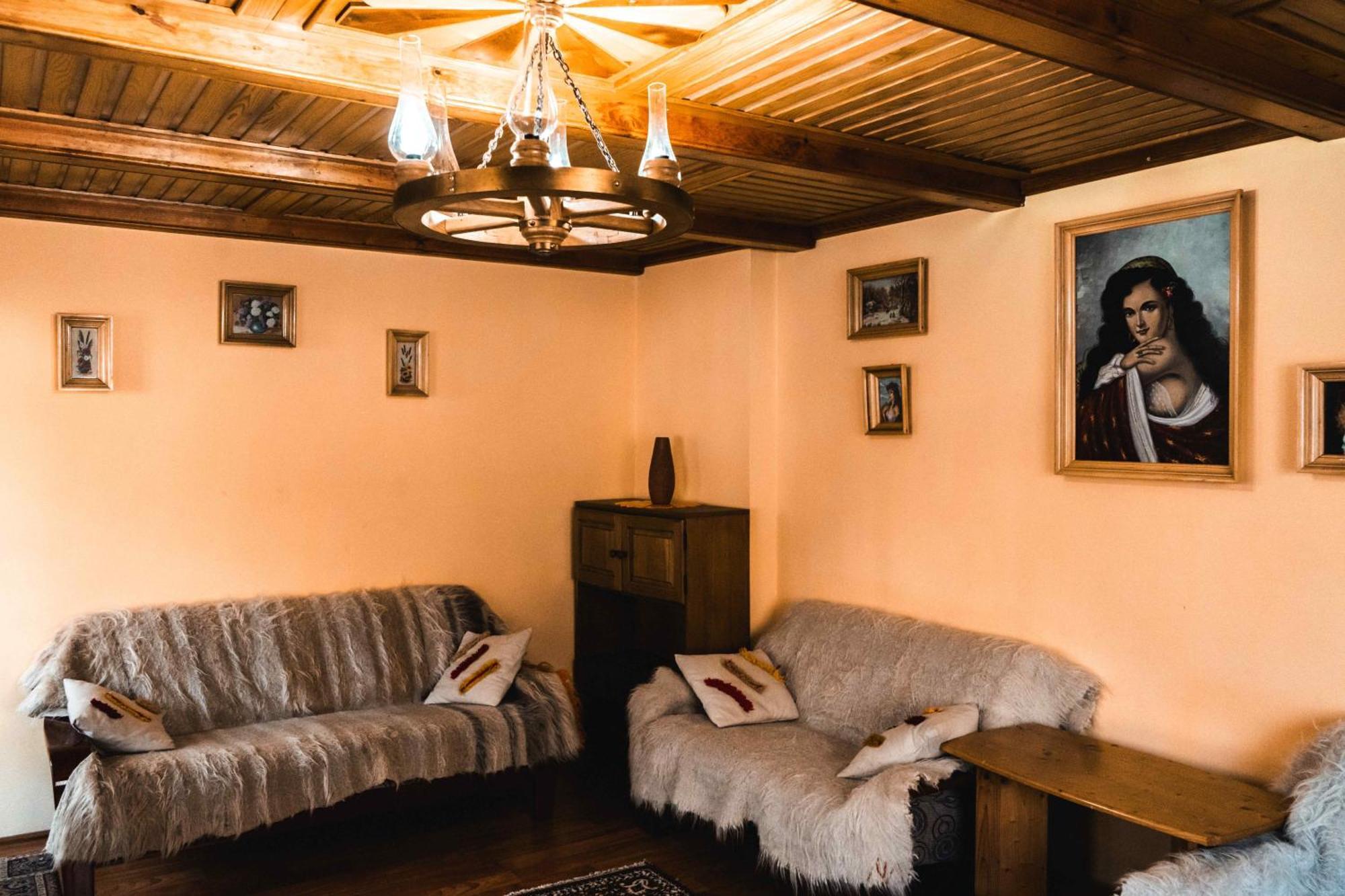 Pensiunea Casa Soarelui Podu Dimbovitei Ngoại thất bức ảnh